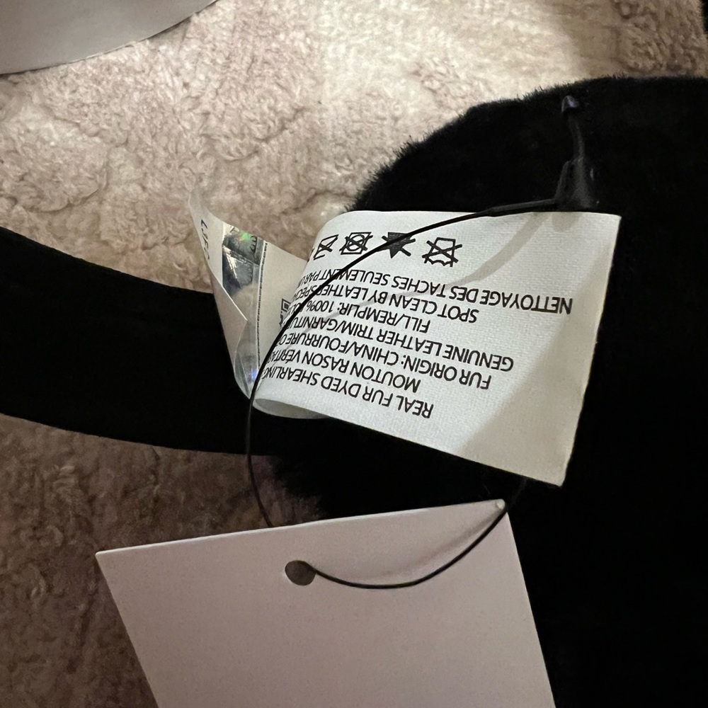 UGG Single Center Strap Earmuff Real Fur Sheepskin NWT - Picture 6 of 9